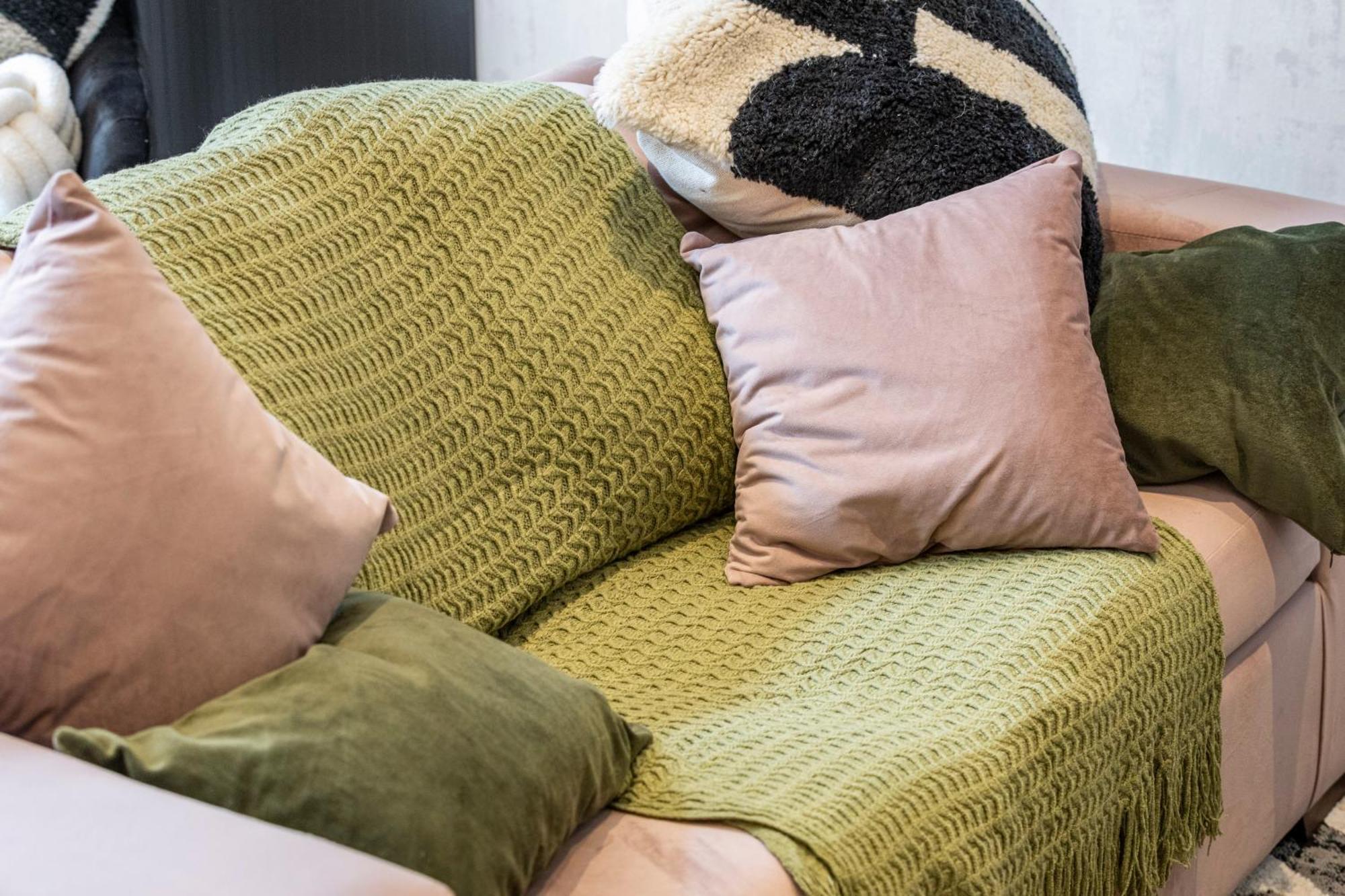 Unwind In Style 2br With Cozy Backyard For Groups Лондон